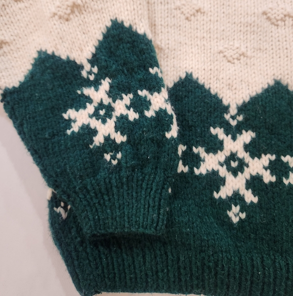 Chunky Knit Homemade Nordic Snowflake Fair Isle Sweater ❄️ - Picture 4 of 13